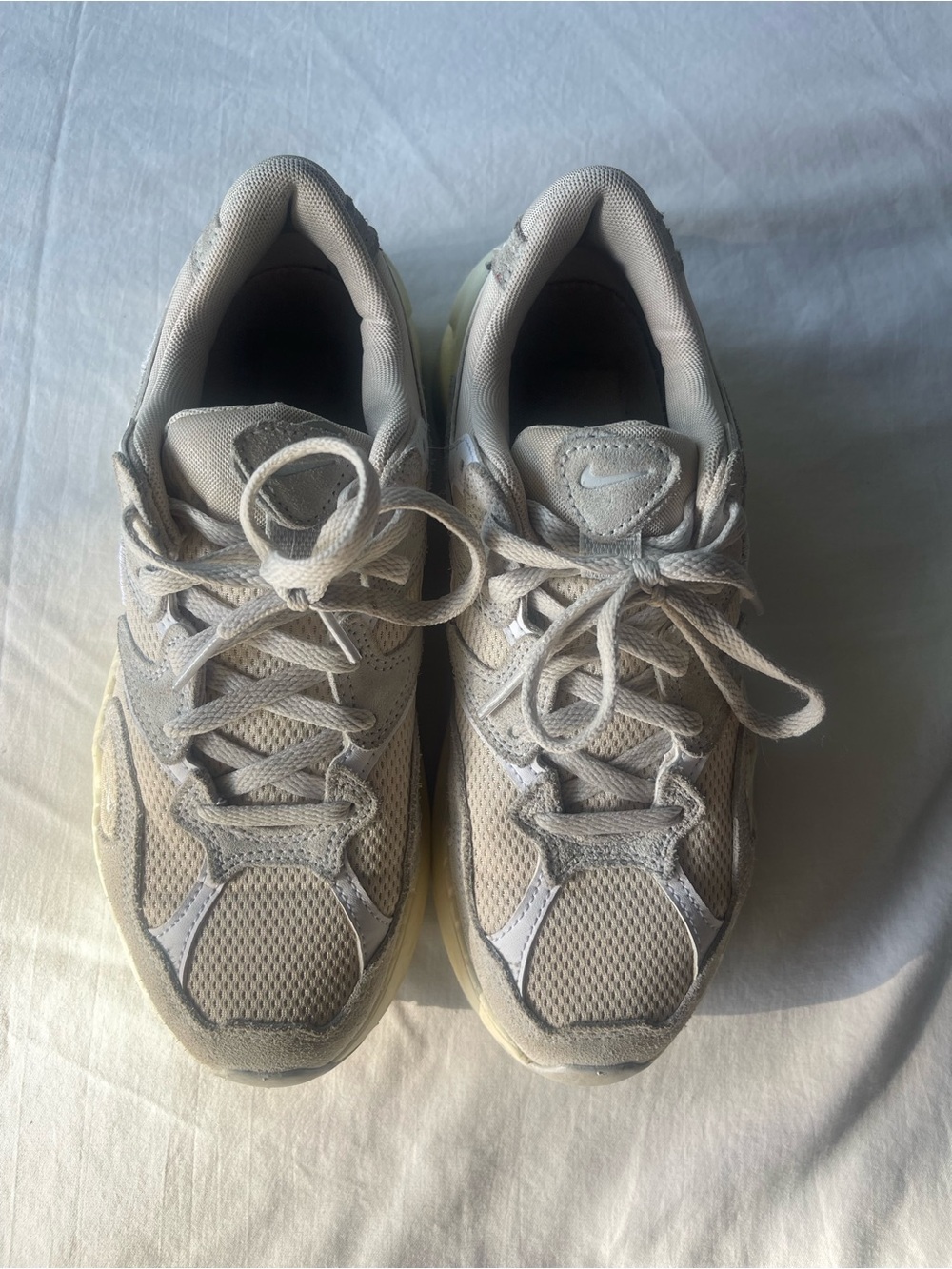 Nike Women's Light Gray Mesh Lace-Up Sneakers